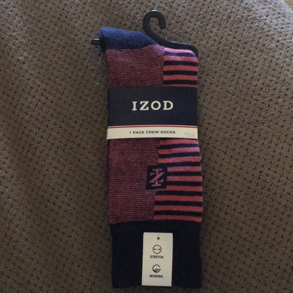 Izod pink and navy men’s socks